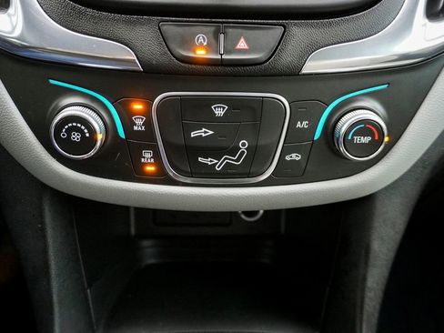 Used 2023 Chevrolet Equinox LS image 15