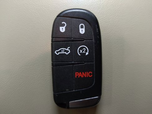 Used 2020 Jeep Grand Cherokee Limited image 32