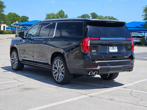 New 2026 GMC Yukon XL Denali Ultimate AWD/4WD image 4