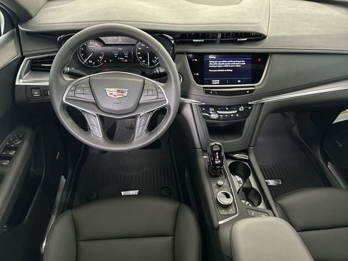 New 2026 Cadillac XT5 Luxury image 16