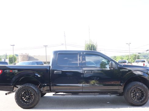 Used 2017 Ford F150 XLT AWD/4WD image 6