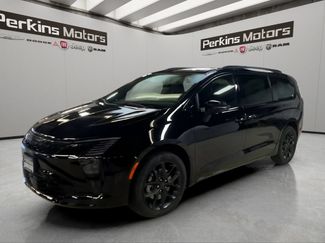 New 2027 Chrysler Pacifica Limited w/ S Appearance Package AWD/4WD 360° Tour