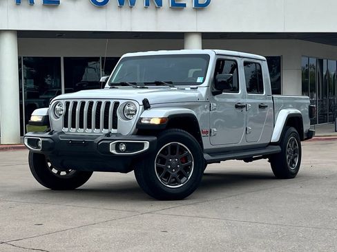 Used 2022 Jeep Gladiator Overland w/ Popular Equipment Package AWD/4WD image 2