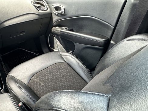 Used 2021 Jeep Compass Latitude image 25