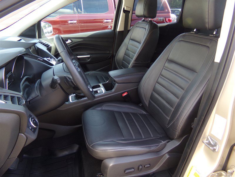 Used 2017 Ford Escape Titanium w/ Equipment Group 301A AWD/4WD image 20