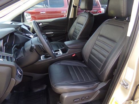 Used 2017 Ford Escape Titanium w/ Equipment Group 301A AWD/4WD image 20