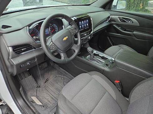 Used 2023 Chevrolet Traverse LT w/ Rear Camera Mirror Package AWD/4WD image 15