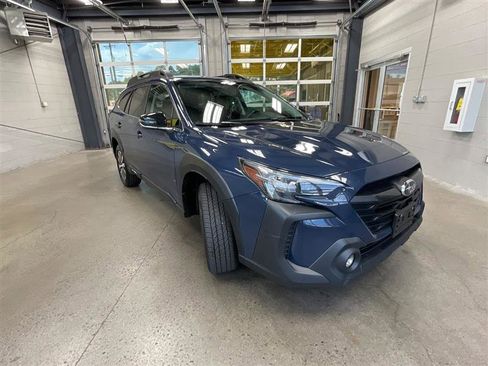 Used 2023 Subaru Outback Premium AWD/4WD image 7