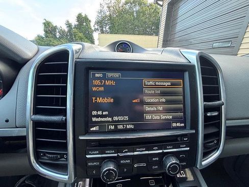 Used 2014 Porsche Cayenne Diesel Platinum Edition image 25