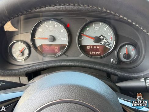 Used 2017 Jeep Wrangler Unlimited Sahara AWD/4WD image 35