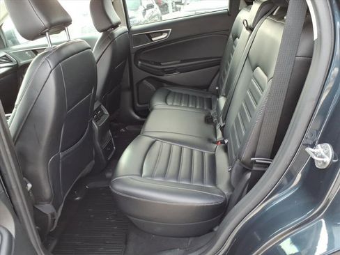 Used 2023 Ford Edge SEL image 11