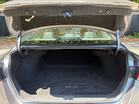 Used 2025 Nissan Sentra SV FWD image 29