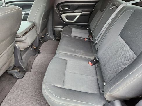 Used 2017 Nissan Titan SV image 9
