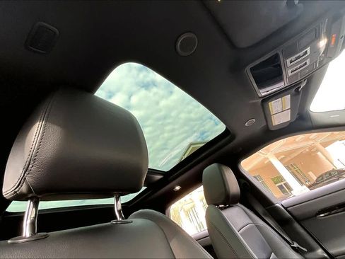 Used 2024 Land Rover Range Rover Evoque Dynamic SE image 26