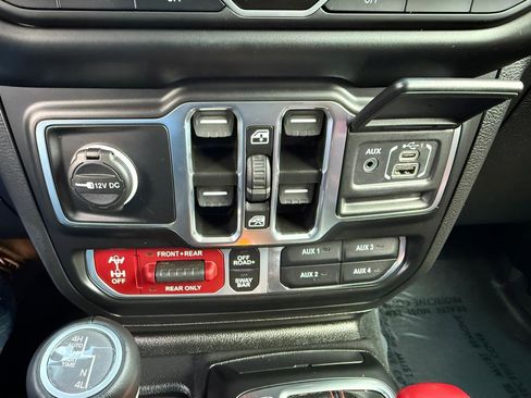 Used 2023 Jeep Wrangler Unlimited Rubicon 392 AWD/4WD image 21
