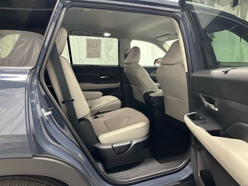 Used 2025 Toyota Grand Highlander AWD image 53