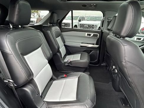 Certified 2022 Ford Explorer XLT w/ Equipment Group 202A image 13