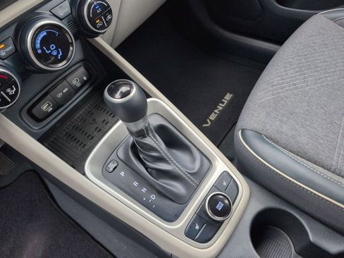 Certified 2023 Hyundai Venue Limited image 24