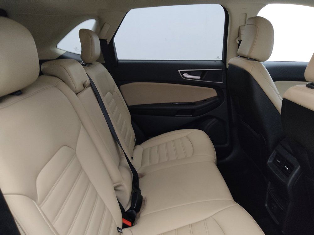 Used 2020 Ford Edge SEL w/ Cold Weather Package AWD/4WD image 19