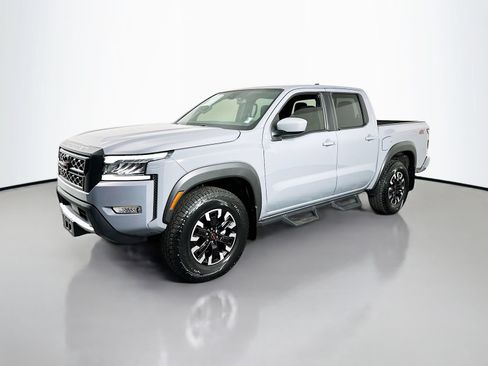 Used 2022 Nissan Frontier PRO-4X w/ Technology Package AWD/4WD image 3
