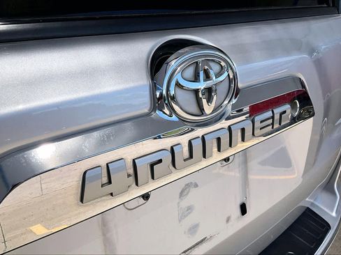 Used 2011 Toyota 4Runner SR5 w/ Premium Pkg w/Leather AWD/4WD image 30