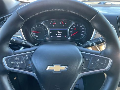 Used 2023 Chevrolet Equinox Premier image 6