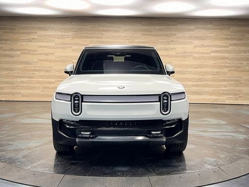 Used 2023 Rivian R1S Adventure image 22