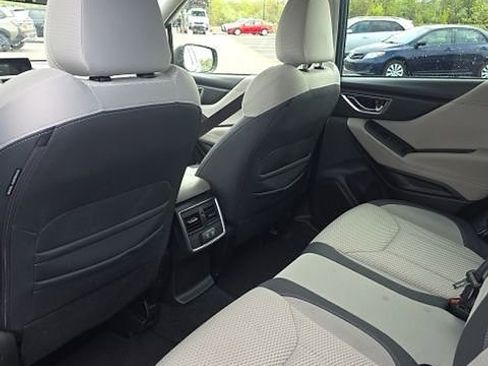 Used 2022 Subaru Forester Premium image 9