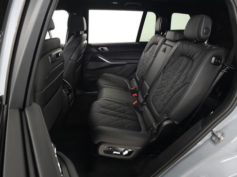 Used 2026 BMW X7 xDrive40i w/ M Sport Package AWD/4WD image 40