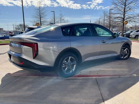 Used 2025 Kia K4 LXS image 6