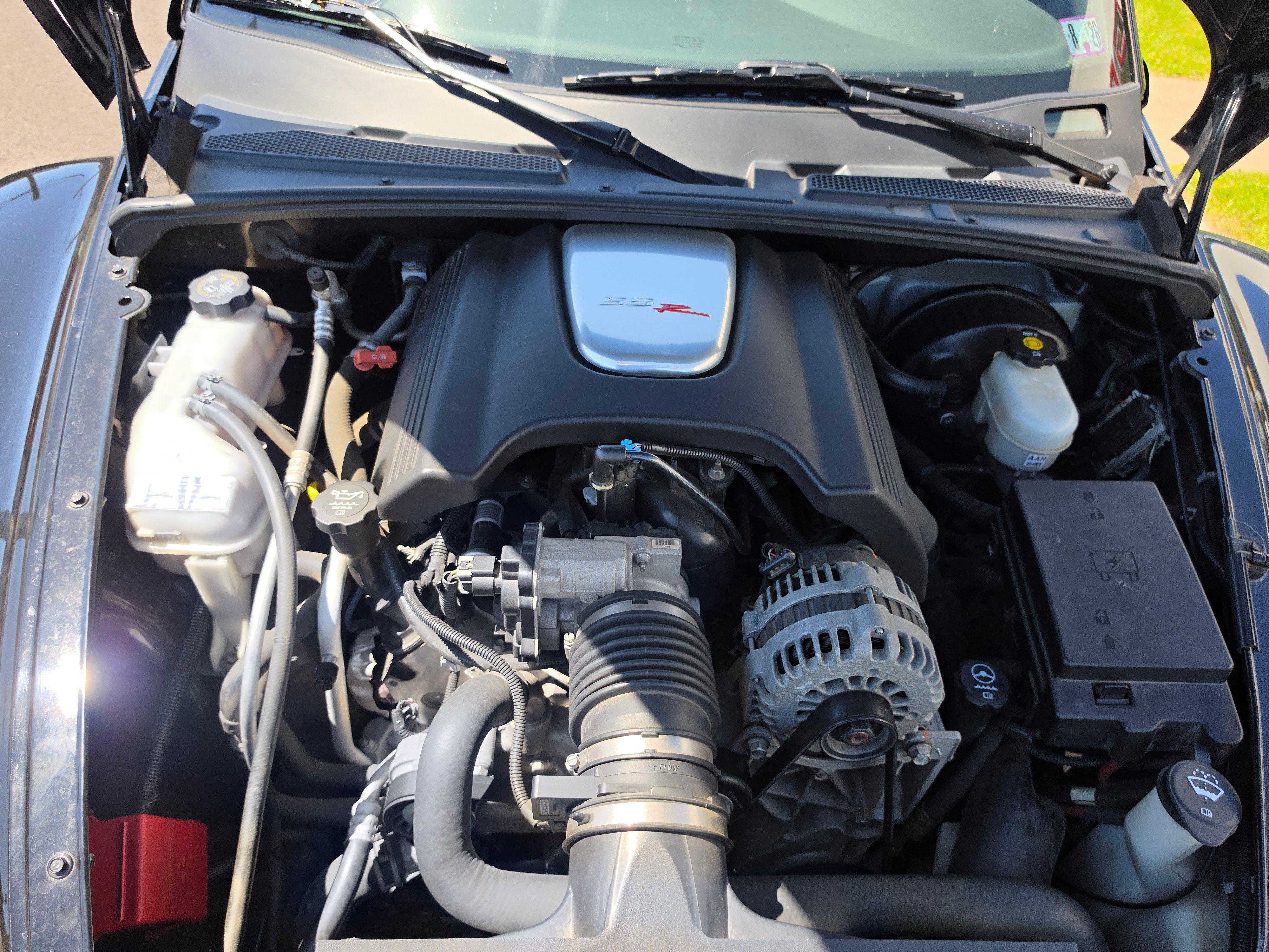Used 2004 Chevrolet SSR w/ Preferred Equipment Group RWD image 13