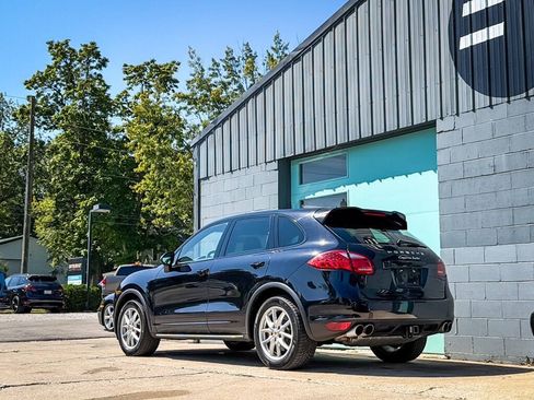 Used 2014 Porsche Cayenne AWD/4WD image 4