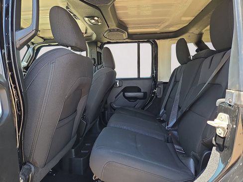Used 2023 Jeep Wrangler Unlimited AWD/4WD image 16
