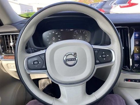 Used 2022 Volvo S60 B5 Inscription image 15