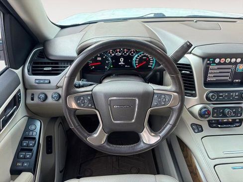 Used 2020 GMC Yukon Denali w/ Denali Ultimate Package image 12