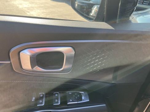 Used 2021 Kia Sorento SX image 16