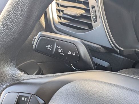 Used 2022 Ford Escape SE image 24