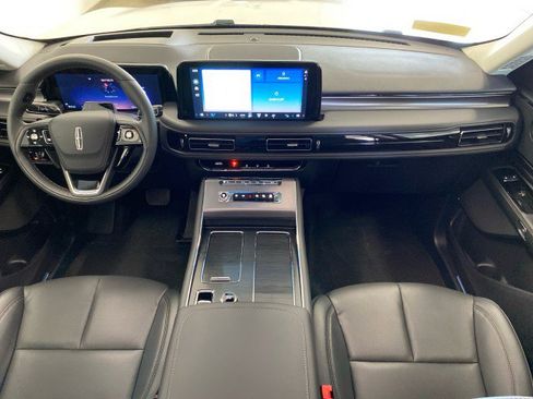 New 2025 Lincoln Aviator AWD w/ Jet Appearance Package image 10