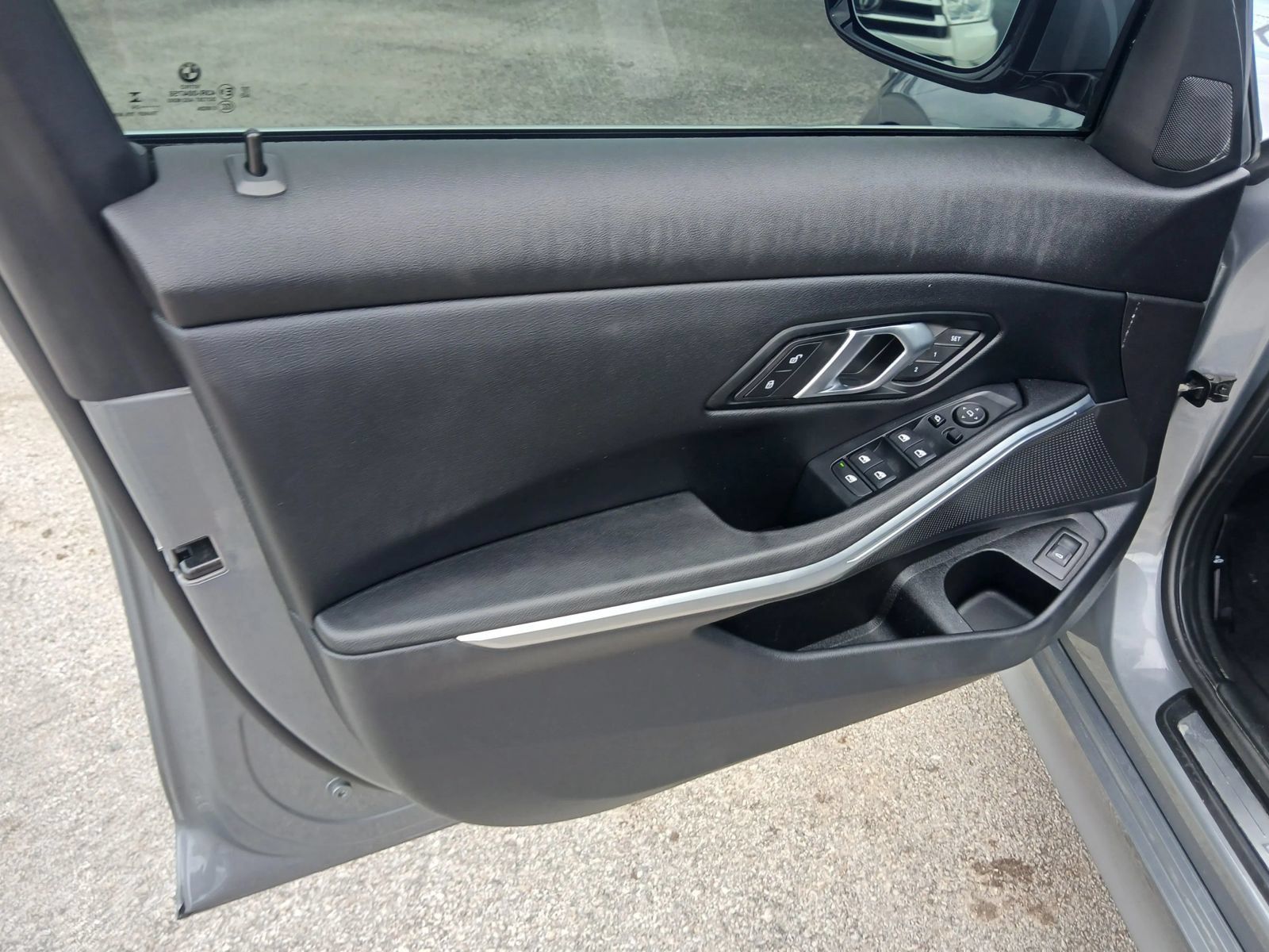 Used 2024 BMW 330i Sedan w/ Convenience Package RWD image 10