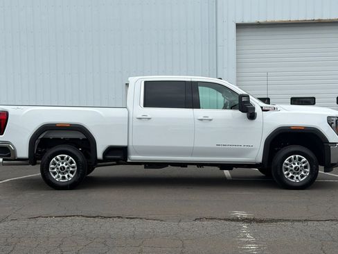 New 2026 GMC Sierra 2500 SLE w/ SLE Value Package; AWD/4WD image 3