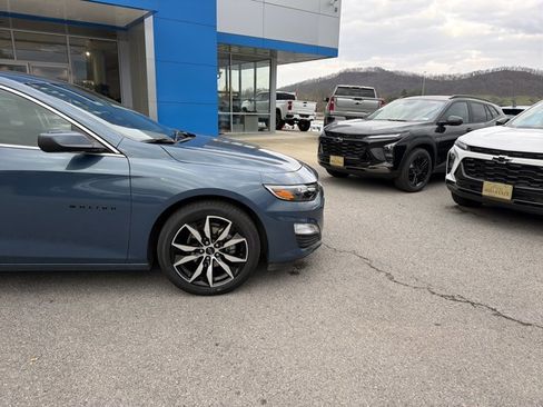 Used 2024 Chevrolet Malibu RS FWD image 2