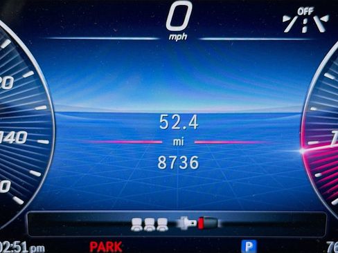 Used 2024 Mercedes-Benz GLE 350 4MATIC w/ Driver Assistance Package image 12