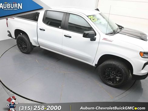 Used 2025 Chevrolet Silverado 1500 LT Trail Boss AWD/4WD image 26