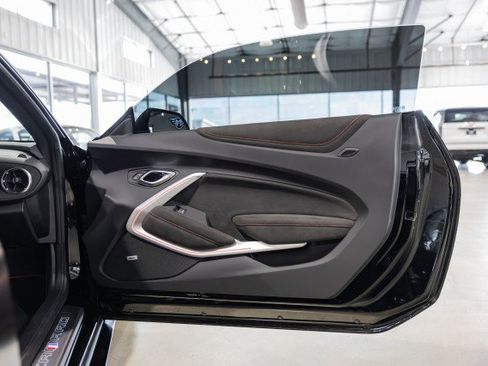 Used 2018 Chevrolet Camaro ZL1 image 14