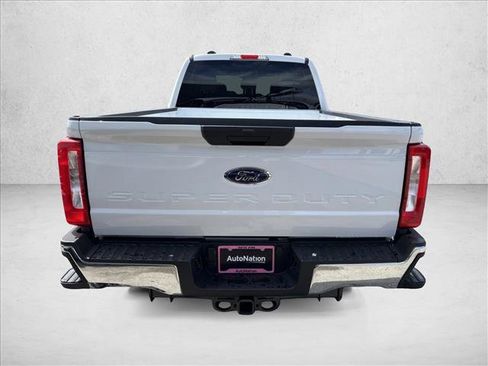 New 2026 Ford F250 XLT w/ FX4 Off-Road Package image 4