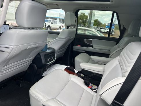 Used 2025 Ford Expedition Platinum w/ Platinum Ultimate Package image 24