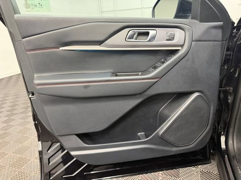 Used 2025 Ford Explorer ST AWD/4WD image 12