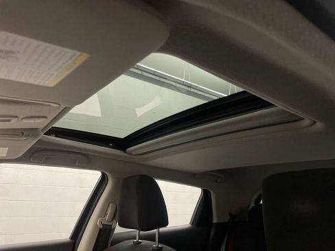 Used 2015 Nissan Juke SV w/ Technology Package image 13