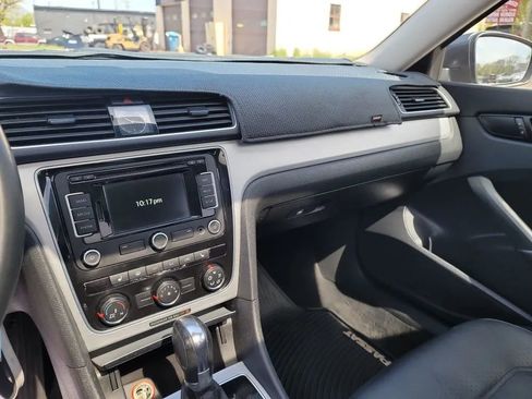 Used 2013 Volkswagen Passat 2.5 SE FWD image 16