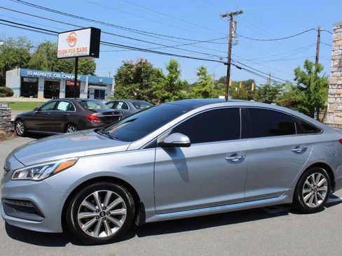 Used 2016 Hyundai Sonata Limited w/ Option Group 04 FWD image 1